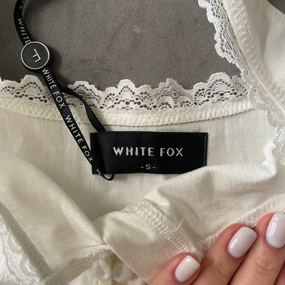 NEVER WORN WHITE FOX CORSET - Picture 3 of 3